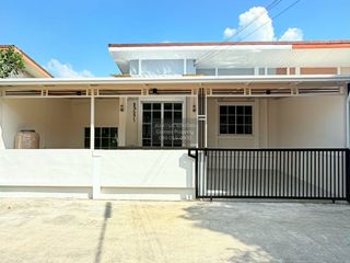 出售 3 卧室 联排别墅 在 Khlong Luang, Pathum Thani
