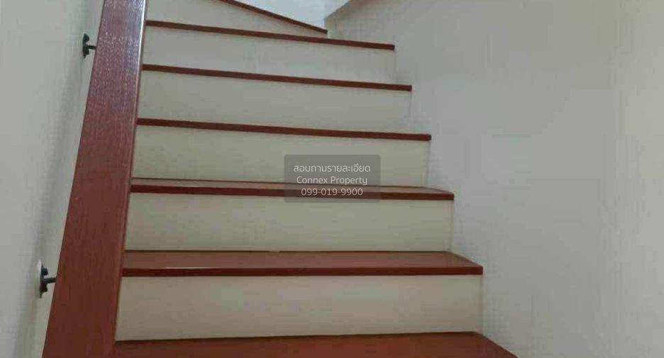 For sale 3 bedrooms townhouse in Mueang Samut Prakan, Samut Prakan
