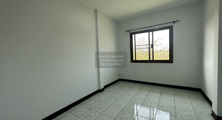 For sale 4 bedrooms townhouse in Bang Bua Thong, Nonthaburi