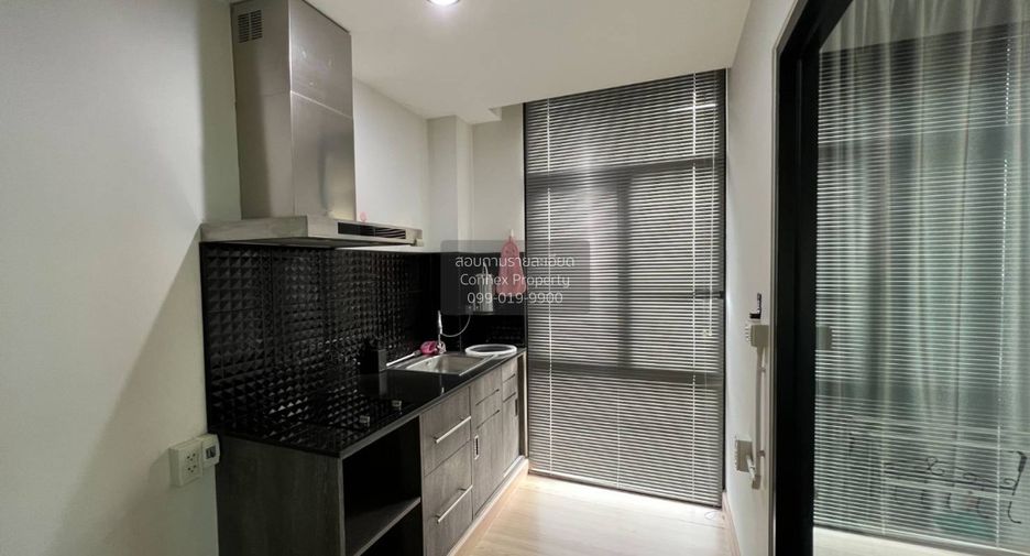 For sale 1 bed condo in Mueang Samut Prakan, Samut Prakan