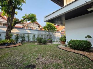 Haus zum Kauf mit 3 Zimmer in Watthana, Bangkok