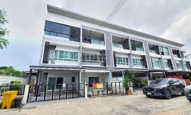 For sale 3 ベッドルーム townhouse in Sai Mai, Bangkok