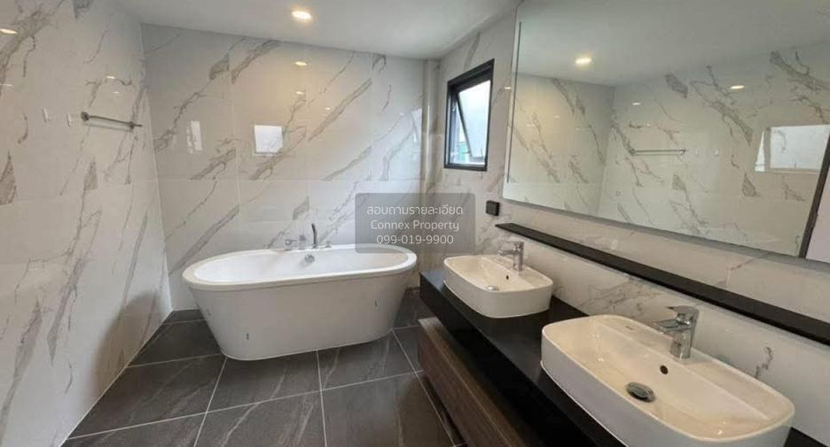 Casa en venta de 5 habitaciones en Bang Phli, Samut Prakan