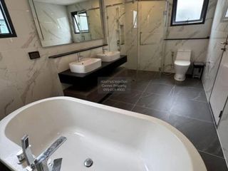 Haus zum Kauf mit 5 Zimmer in Bang Phli, Samut Prakan