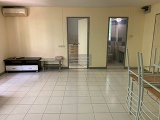 Продажа 2 спальни кондо в Банг Капи, Бангкок