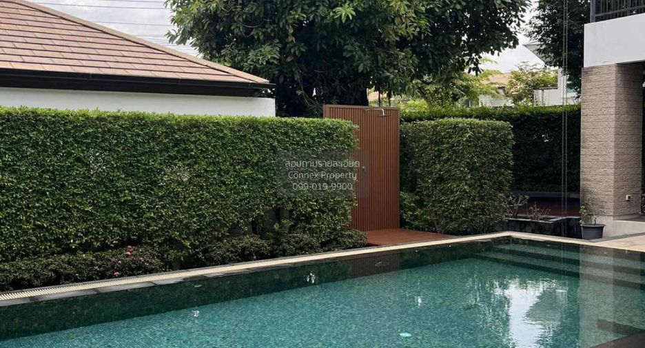For sale 5 bedrooms house in Bang Kapi, Bangkok