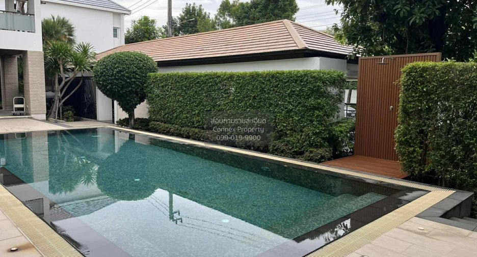 For sale 5 bedrooms house in Bang Kapi, Bangkok