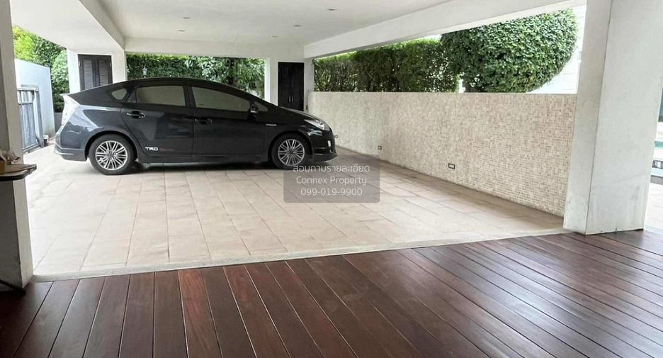 For sale 5 bedrooms house in Bang Kapi, Bangkok
