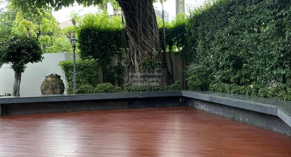 For sale 5 bedrooms house in Bang Kapi, Bangkok