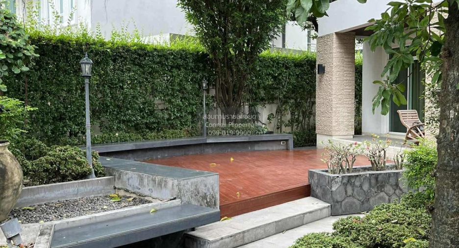 For sale 5 bedrooms house in Bang Kapi, Bangkok