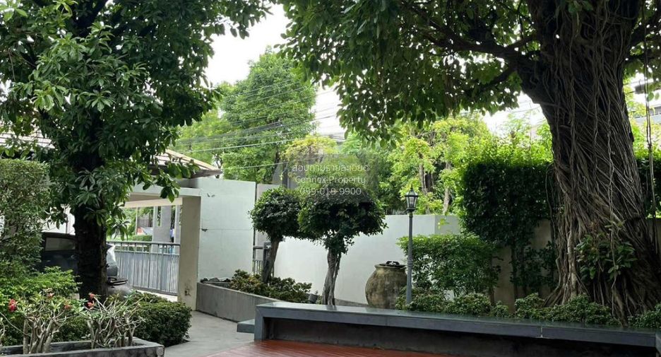 For sale 5 bedrooms house in Bang Kapi, Bangkok
