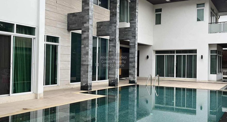 For sale 5 bedrooms house in Bang Kapi, Bangkok