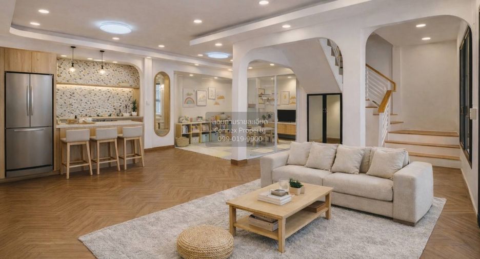 For sale 4 bedrooms townhouse in Wang Thonglang, Bangkok