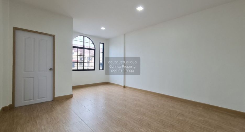 For sale 3 bedrooms townhouse in Khlong Sam Wa, Bangkok