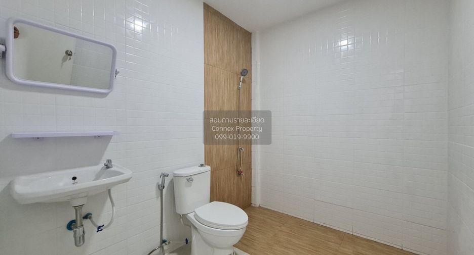 For sale 3 bedrooms townhouse in Khlong Sam Wa, Bangkok