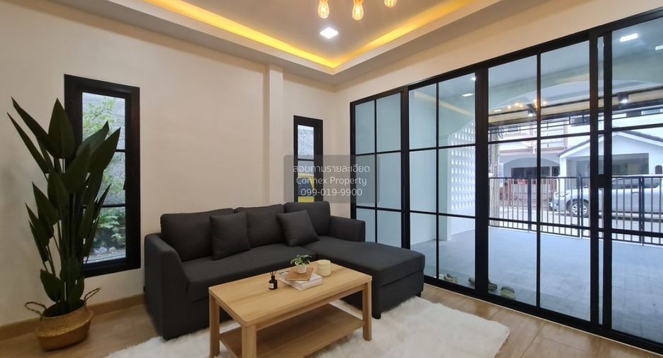 For sale 3 bedrooms townhouse in Khlong Sam Wa, Bangkok
