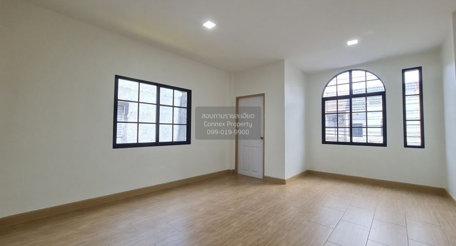 For sale 3 bedrooms townhouse in Khlong Sam Wa, Bangkok