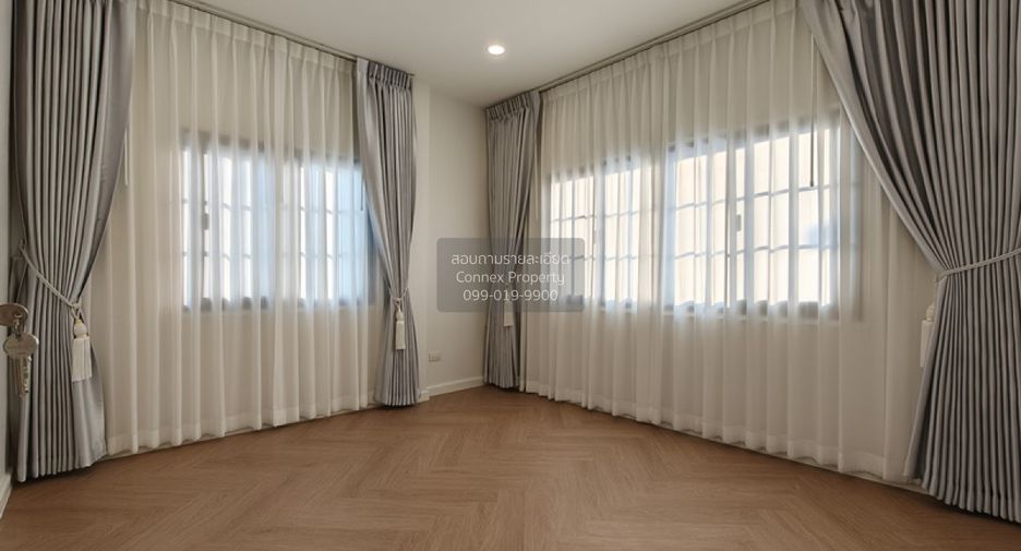 À vendre 5 chambres maison à Lat Phrao, Bangkok
