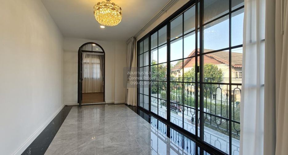 À vendre 5 chambres maison à Lat Phrao, Bangkok