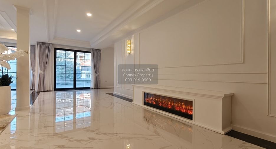À vendre 5 chambres maison à Lat Phrao, Bangkok