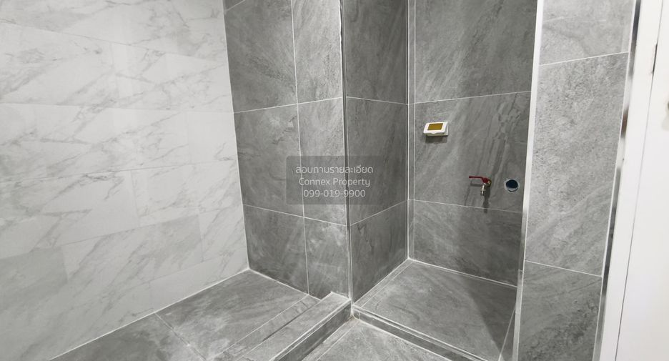 For sale 1 bed condo in Khlong Toei, Bangkok