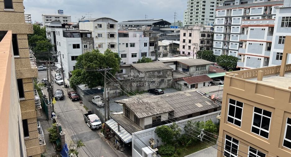 For sale 32 bedrooms apartment in Wang Thonglang, Bangkok