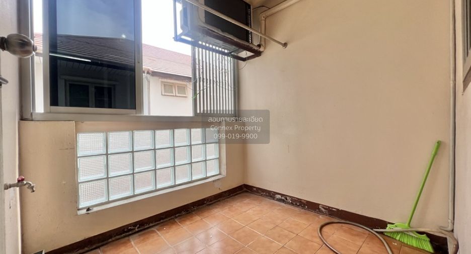 For sale 32 bedrooms apartment in Wang Thonglang, Bangkok