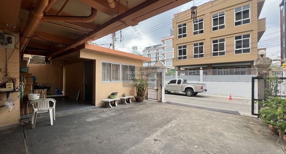 For sale 32 bedrooms apartment in Wang Thonglang, Bangkok