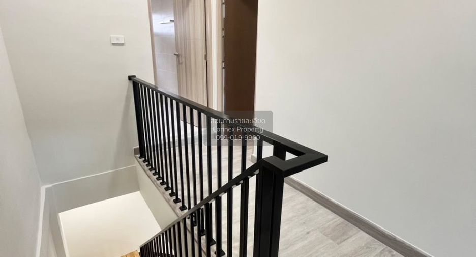 For sale 2 bedrooms townhouse in Phra Khanong, Bangkok
