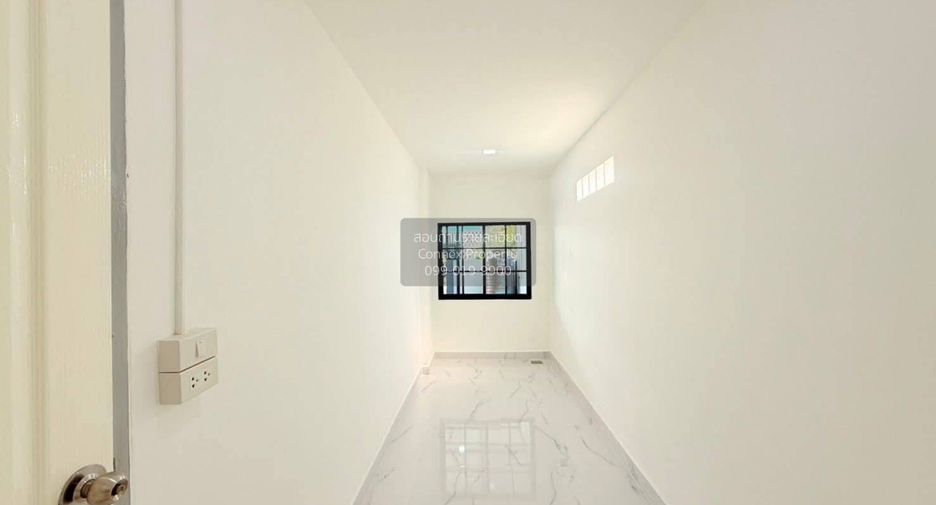 For sale 3 bedrooms townhouse in Sai Mai, Bangkok