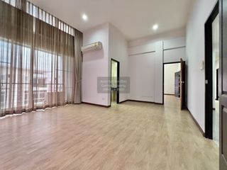 For sale 8 bedrooms townhouse in Bueng Kum, Bangkok