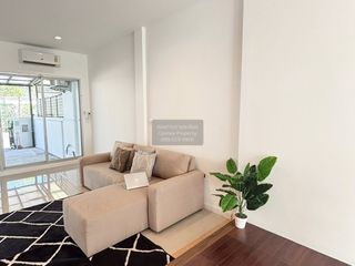 For sale 3 bedrooms townhouse in Mueang Samut Prakan, Samut Prakan
