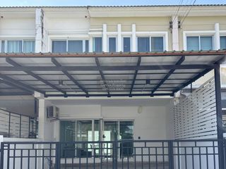 For sale 3 bedrooms townhouse in Mueang Samut Prakan, Samut Prakan