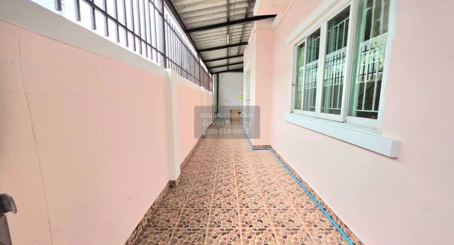 Reihenhaus zum Kauf mit 2 Zimmer in Si Racha, Chonburi