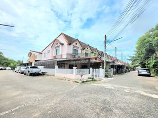 For sale 2 bedrooms townhouse in Si Racha, Chonburi