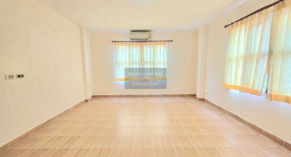 Reihenhaus zum Kauf mit 2 Zimmer in Si Racha, Chonburi
