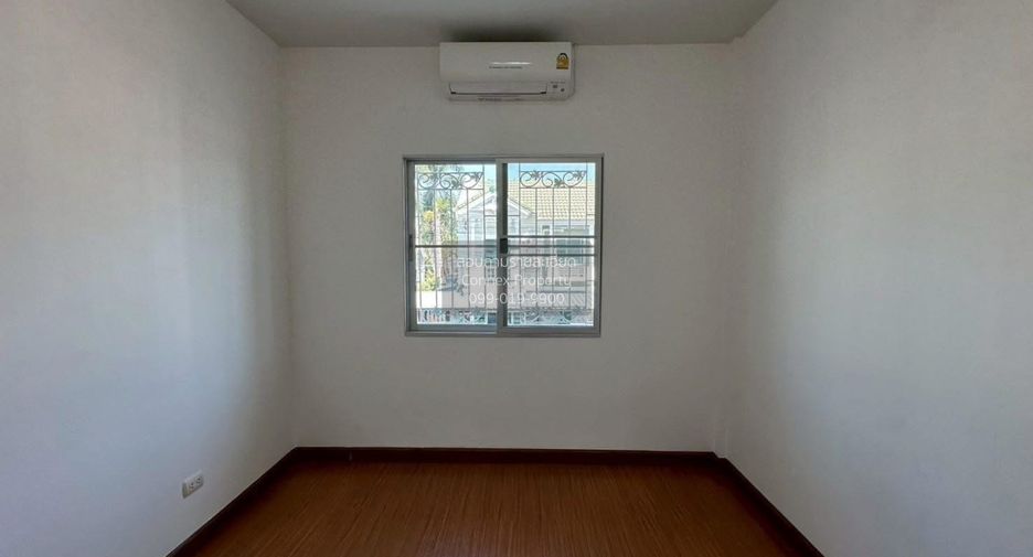 For sale 3 bedrooms townhouse in Pak Kret, Nonthaburi