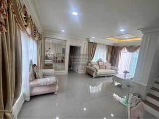 For sale 4 bedrooms house in Bang Khae, Bangkok