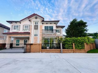 For sale 4 bedrooms house in Bang Khae, Bangkok