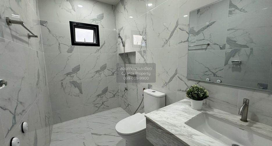 Casa en venta de 4 habitaciones en Taling Chan, Bangkok