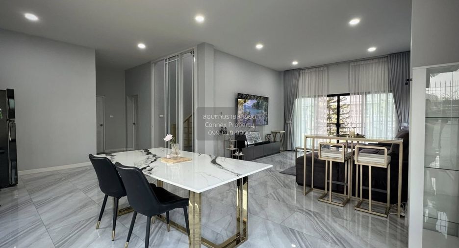 Casa en venta de 4 habitaciones en Taling Chan, Bangkok