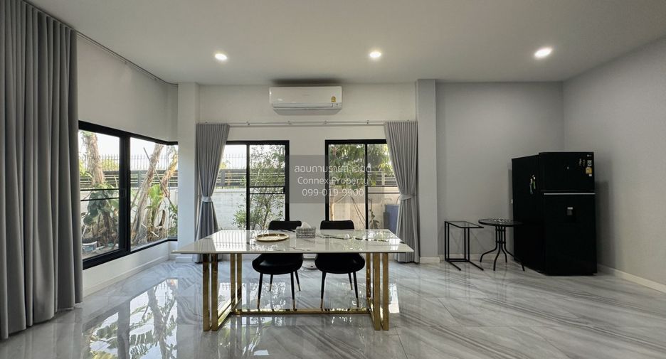 Casa en venta de 4 habitaciones en Taling Chan, Bangkok