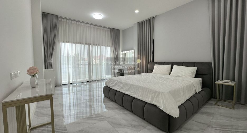 Casa en venta de 4 habitaciones en Taling Chan, Bangkok