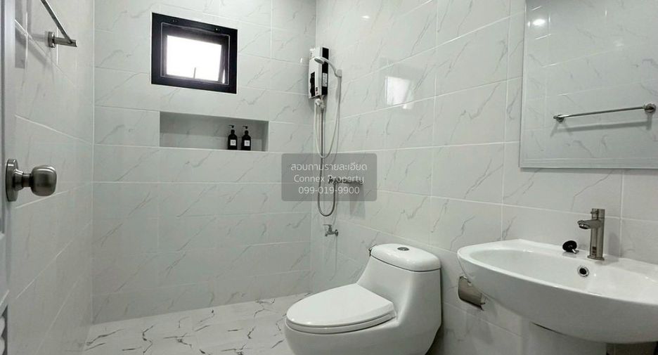 Casa en venta de 4 habitaciones en Taling Chan, Bangkok