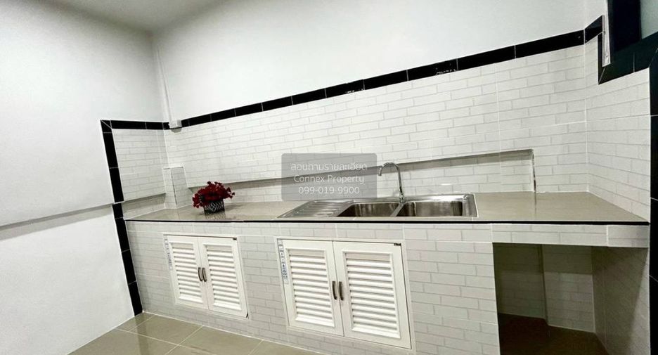 For sale 2 bedrooms townhouse in Sai Noi, Nonthaburi