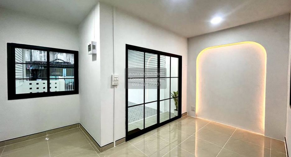 For sale 2 bedrooms townhouse in Sai Noi, Nonthaburi