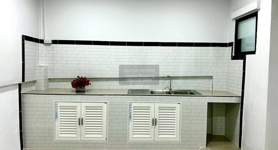 For sale 2 bedrooms townhouse in Sai Noi, Nonthaburi