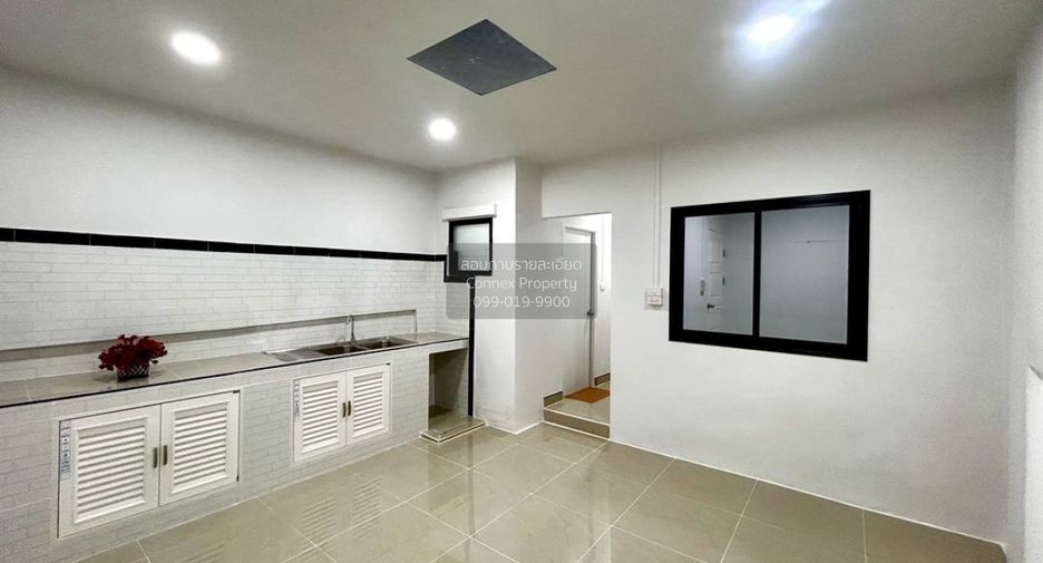 For sale 2 bedrooms townhouse in Sai Noi, Nonthaburi