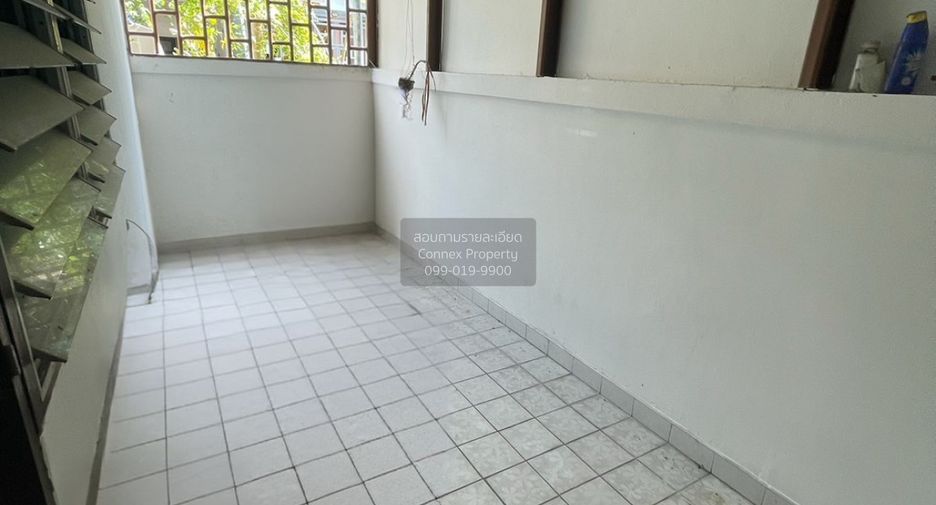 Casa adosada en venta de 3 habitaciones en Bang Khen, Bangkok