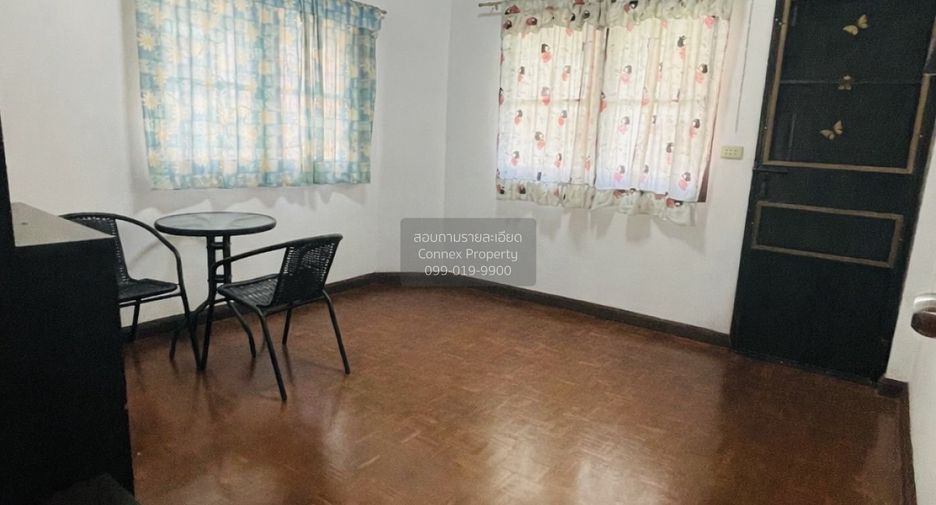Casa adosada en venta de 3 habitaciones en Bang Khen, Bangkok